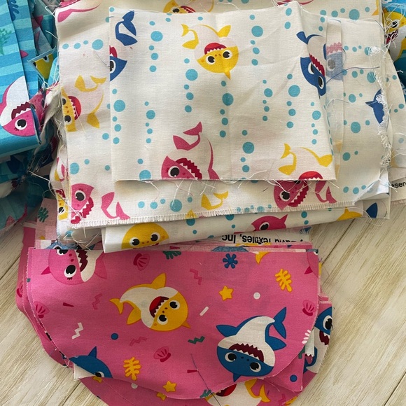 Baby Shark Cotton fabric scraps - Picture 9 of 11
